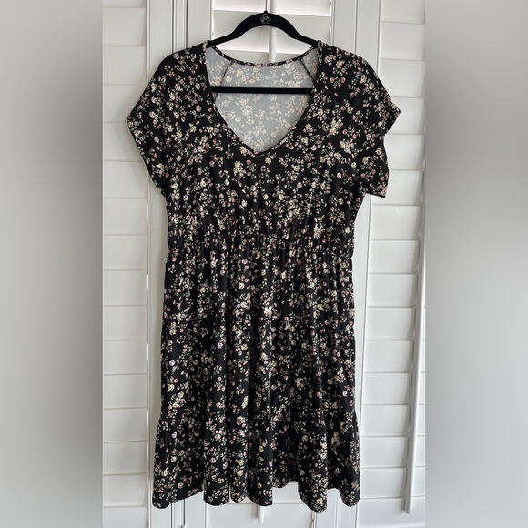 No Boundaries Dresses & Skirts - NO BOUNDARIES Floral Black Dress V-Neck Flutter Sleeves Size XXL